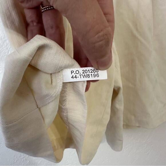 Vintage Tommy Bahama Silk Bermuda Shorts Jorts Cream size US 4 Pleated - Picture 7 of 8